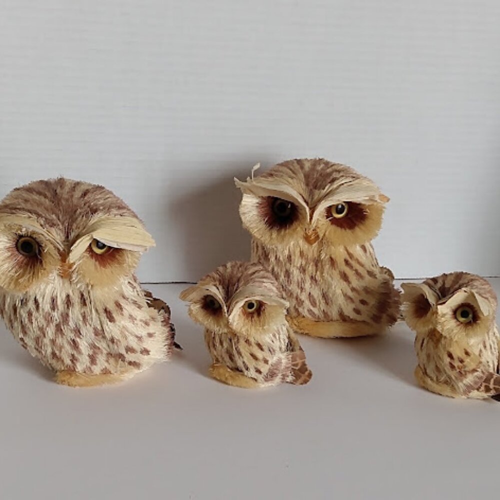 Straw Owl Family Figures